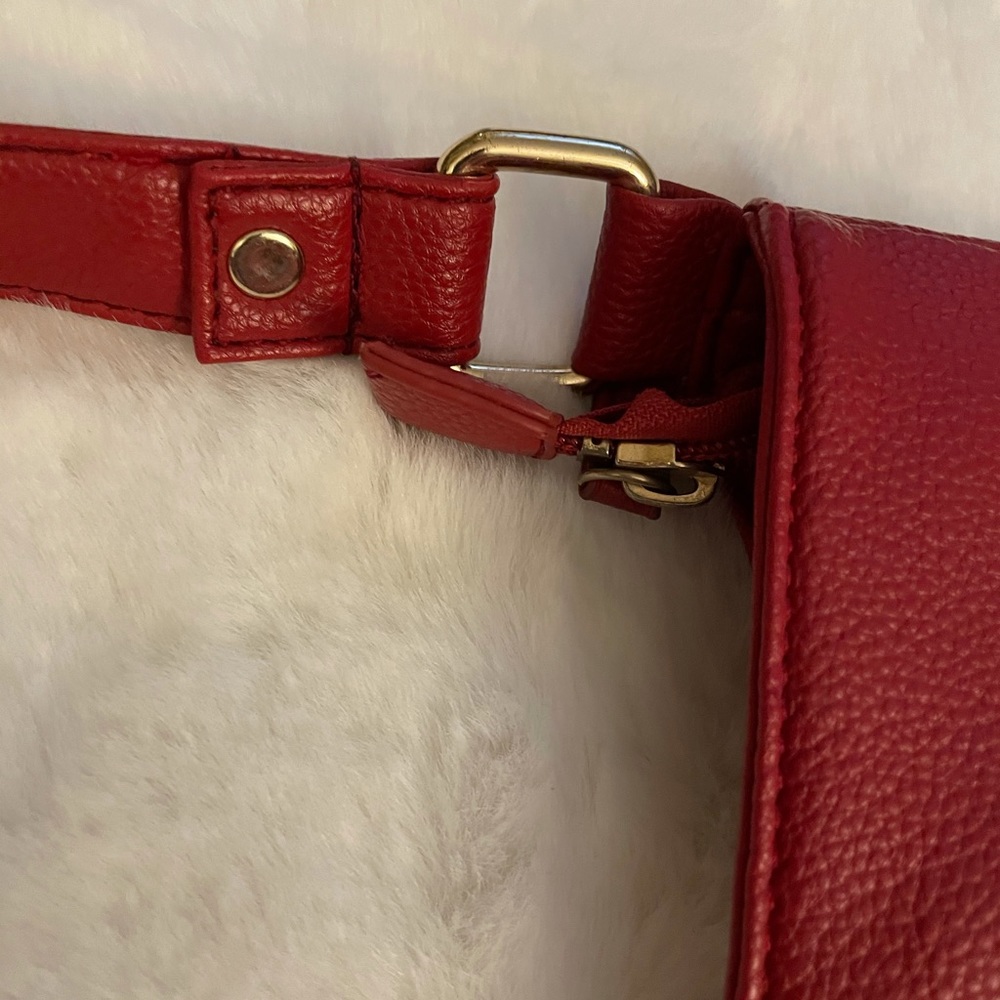 Red Purse - Picture 4 of 8